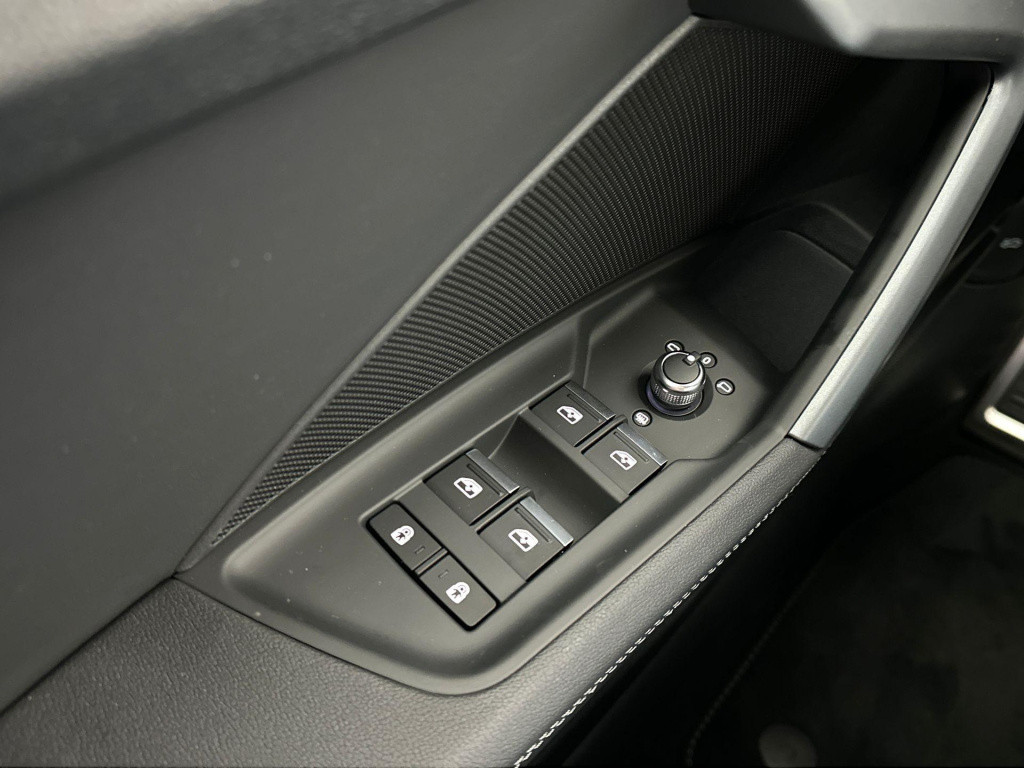 Audi A3 limousine s edition 35 tfsi 110 kw / 150 pk limousine 7 vers