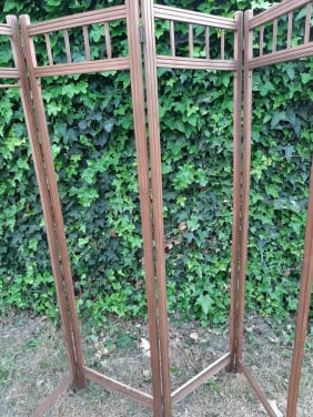 Houten frame van een kamerscherm