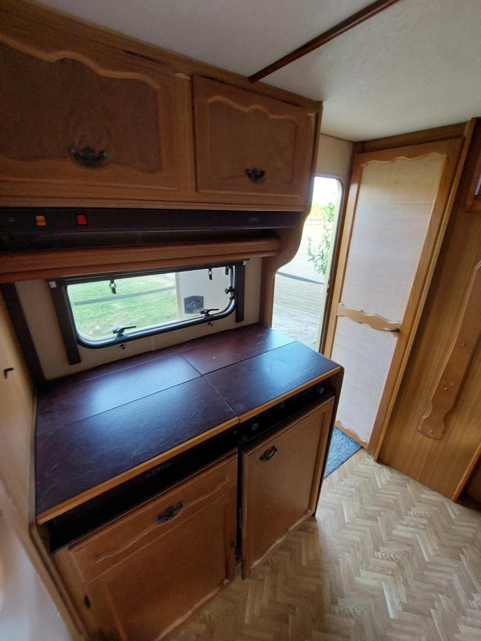 LMC 400F Retro caravan, goedkoop!