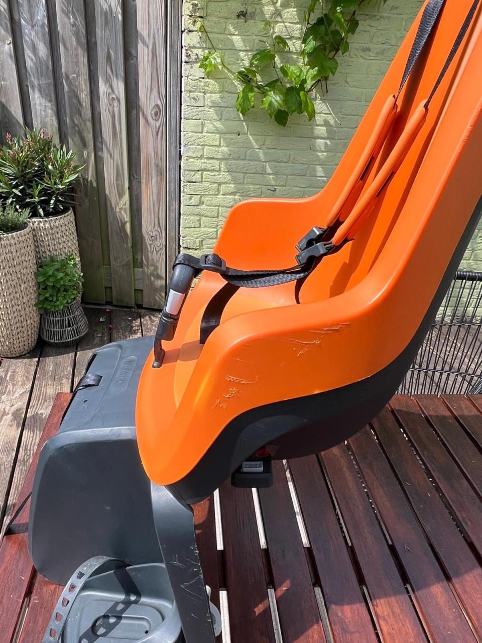 Bobike ONE Maxi fietsstoeltje achter — Oranje — Zo goed als nieuw