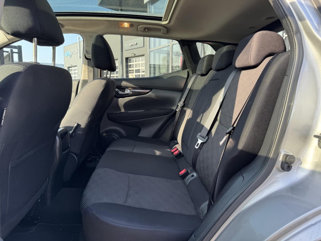 Nissan Qashqai 1.2 n-connecta design pack | trekhaak | panoramadak | naviga