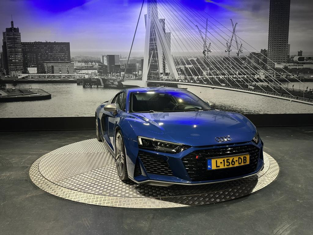 Audi R8 5.2 performance quattro 620pk *btw*b&o*keramisch*bucket seats*carbo