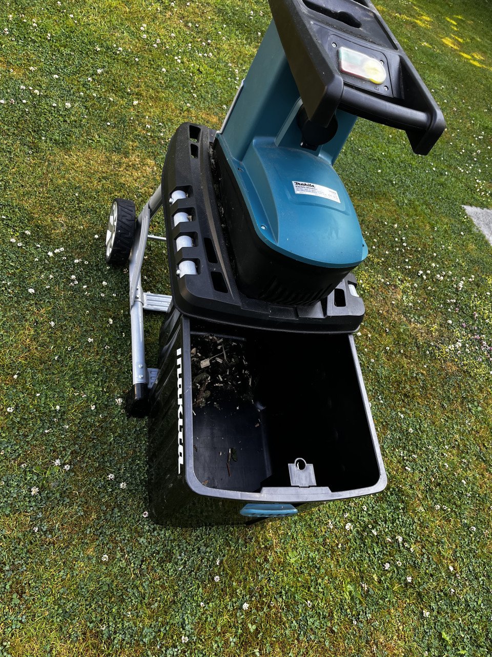 Makita Hakselaar. Mooi en goed. UD2500