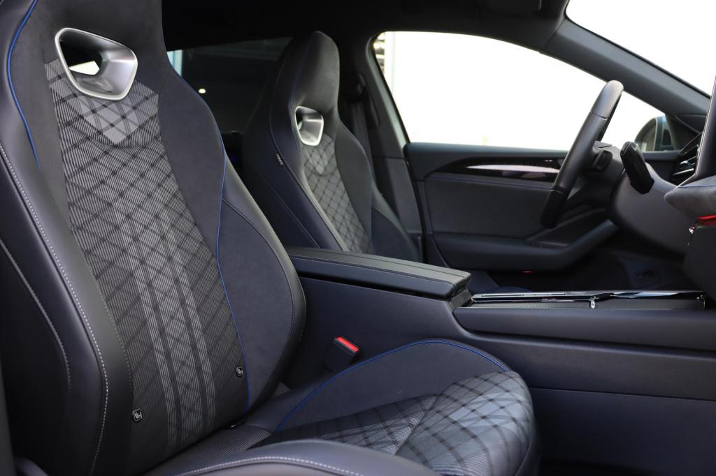 Volkswagen Passat variant 1.5 etsi r-line business dsg7 150pk ergo stoel | 