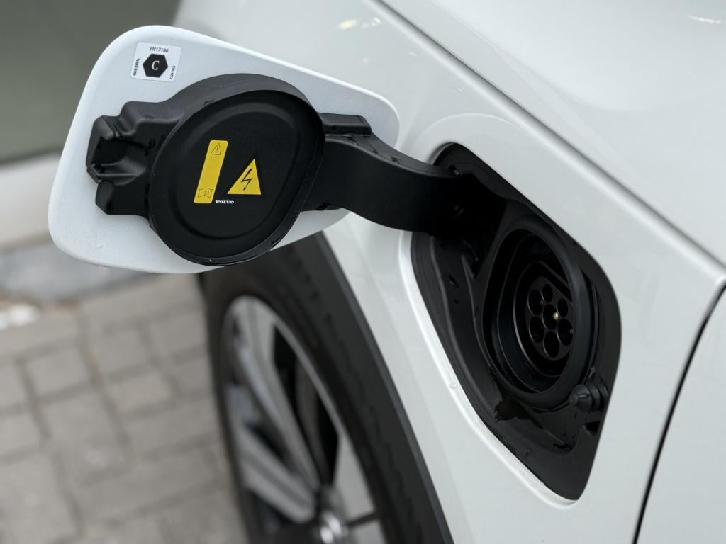 Volvo XC40 t5 262pk recharge ultimate dark | adap.cruise| panodak| trekhaak