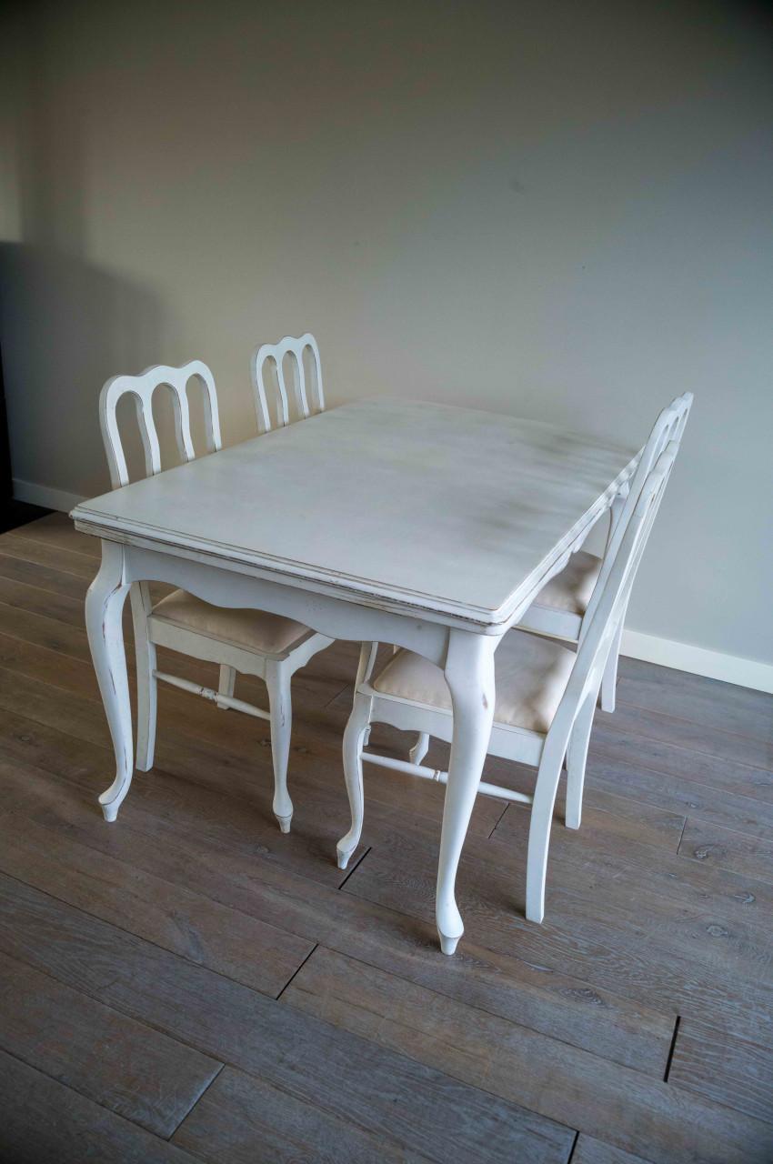 Eethoek met 4 stoelen