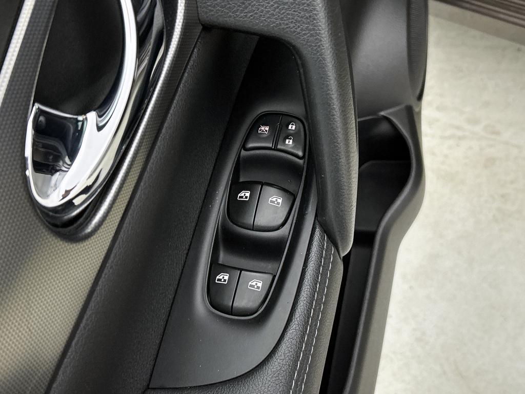 Nissan Qashqai 1.3 dig-t n-motion | panoramadak |