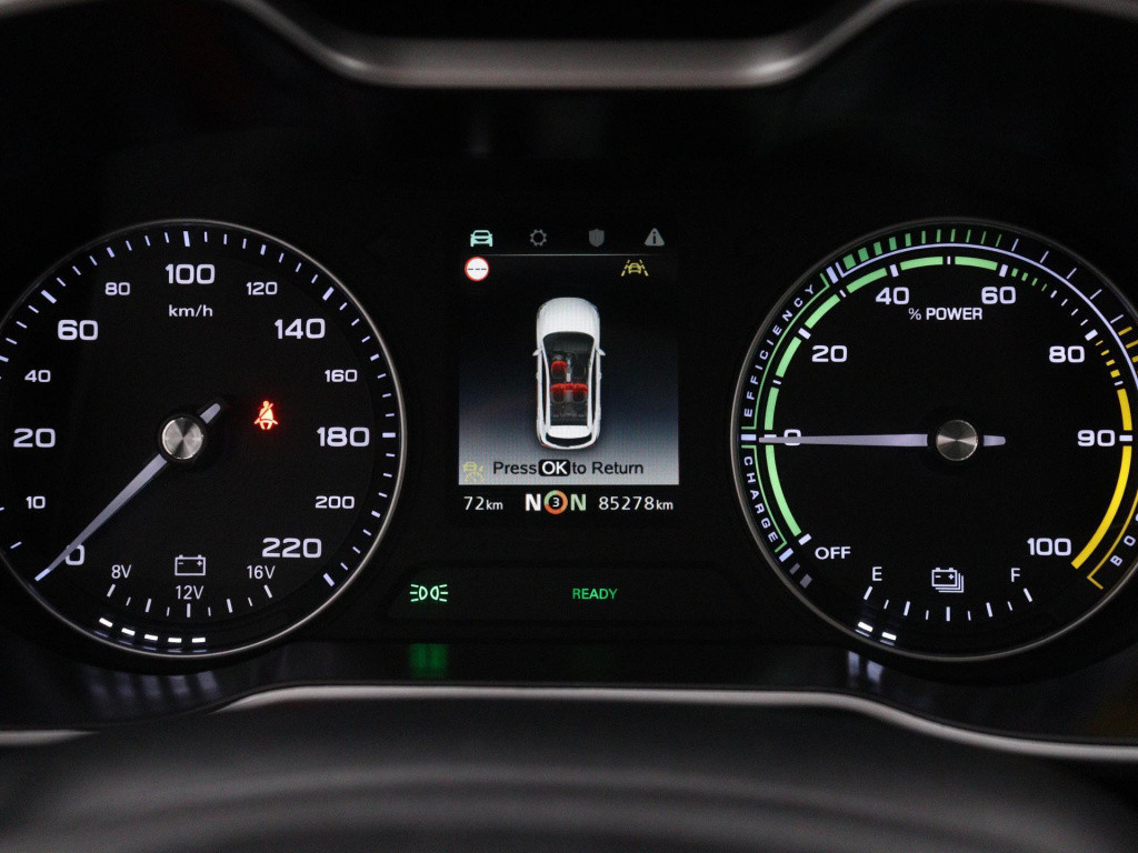 MG Zs-ev luxury 45 kwh | wltp 263km | panorama/schuif-kantel dak | dab | na