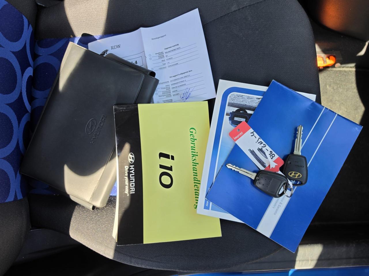TE KOOP HYUNDAI i10 1.1i CATCHER SLECHTS 75.509 KM