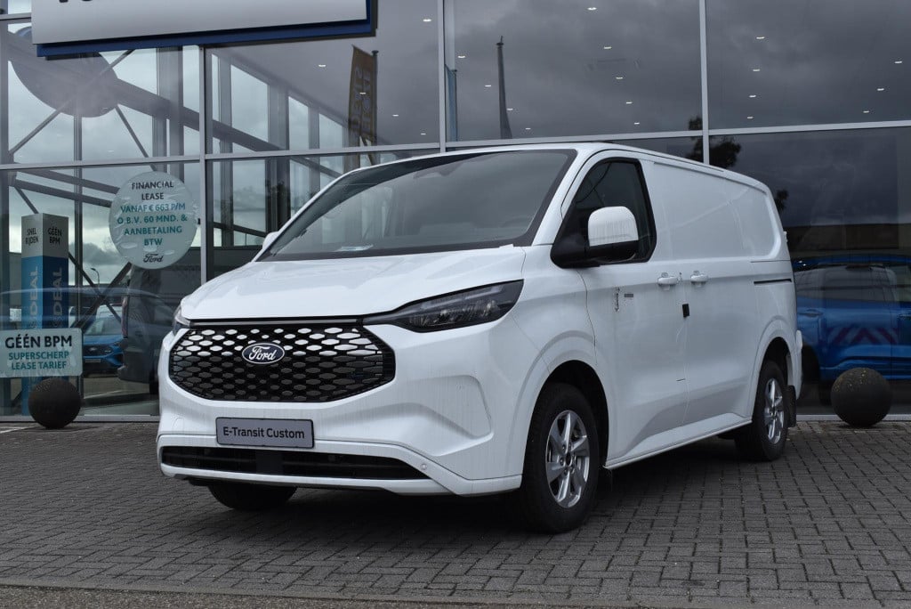 Ford E-transit cust. 320 l1h1 limited 65 kwh | uit voorraad leverbaar! | fr