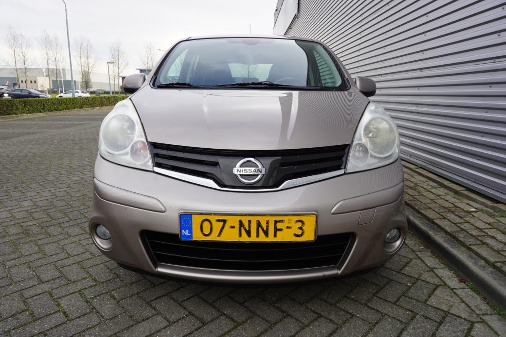 Nissan Note 1.6 tekna airco / navi / cruise / parkeersens. / trekhaak / eek