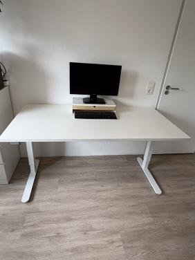 Elektrisch verstelbaar zit/sta bureau