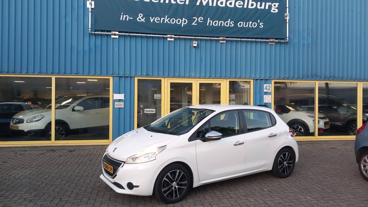 Peugeot 208 1,0 VTI Access 5deurs bj:2013 airco navigatie apk 9-2027