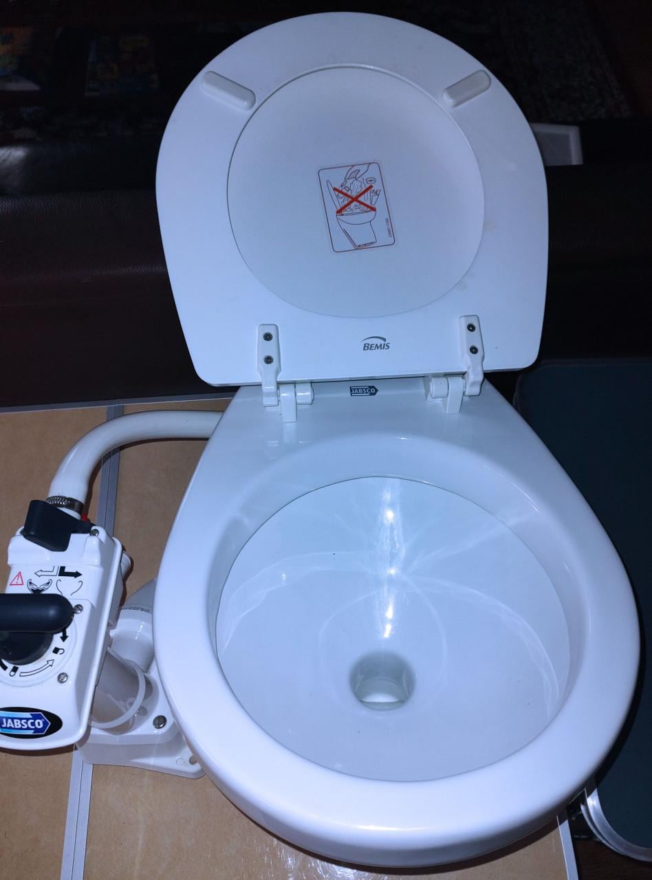 Te koop:  JABSCO Compact toiletpot
