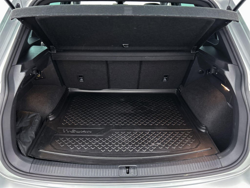 Volkswagen Tiguan 1.5 tsi r-line | automaat | lmv | panorama dak | climate 