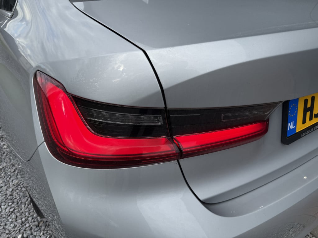 BMW 3-serie 320i automaat high executive sedan