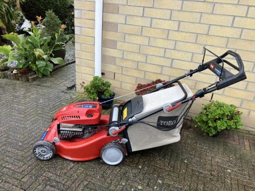 TE KOOP: TORO RECYCLER GRASMAAIER 48 CM.
