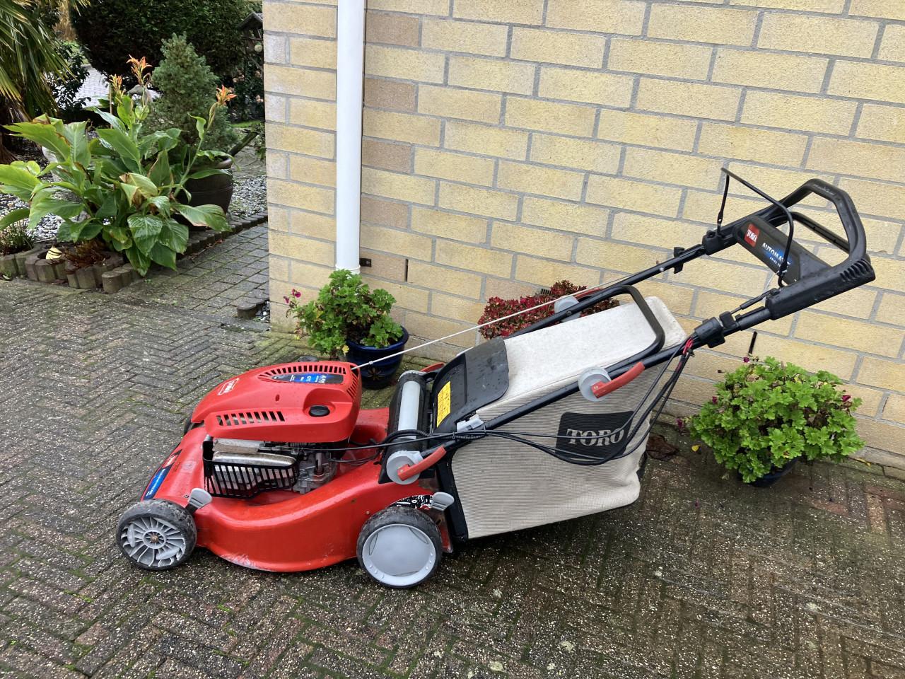 TE KOOP: TORO RECYCLER GRASMAAIER 48 CM.