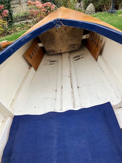 Autentieke houten kano.