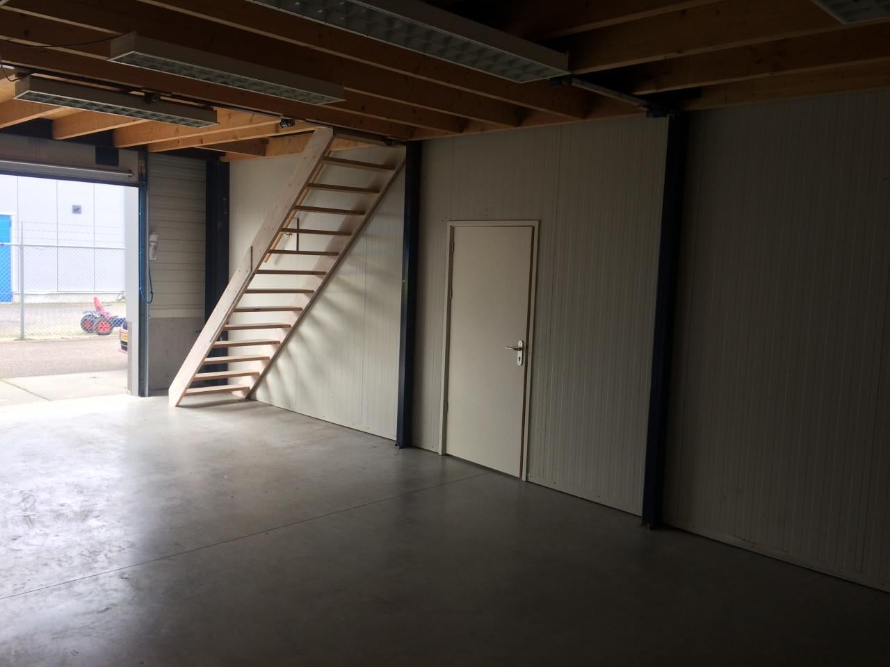 TE HUUR bedrijfsruimte / unit / kantoor / loods Arnestein Middelburg 725 eu