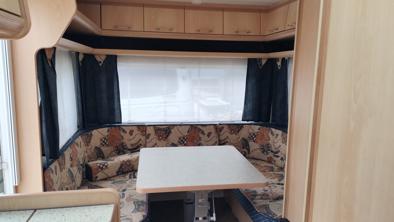 Burstner Ventana 435 met voortent