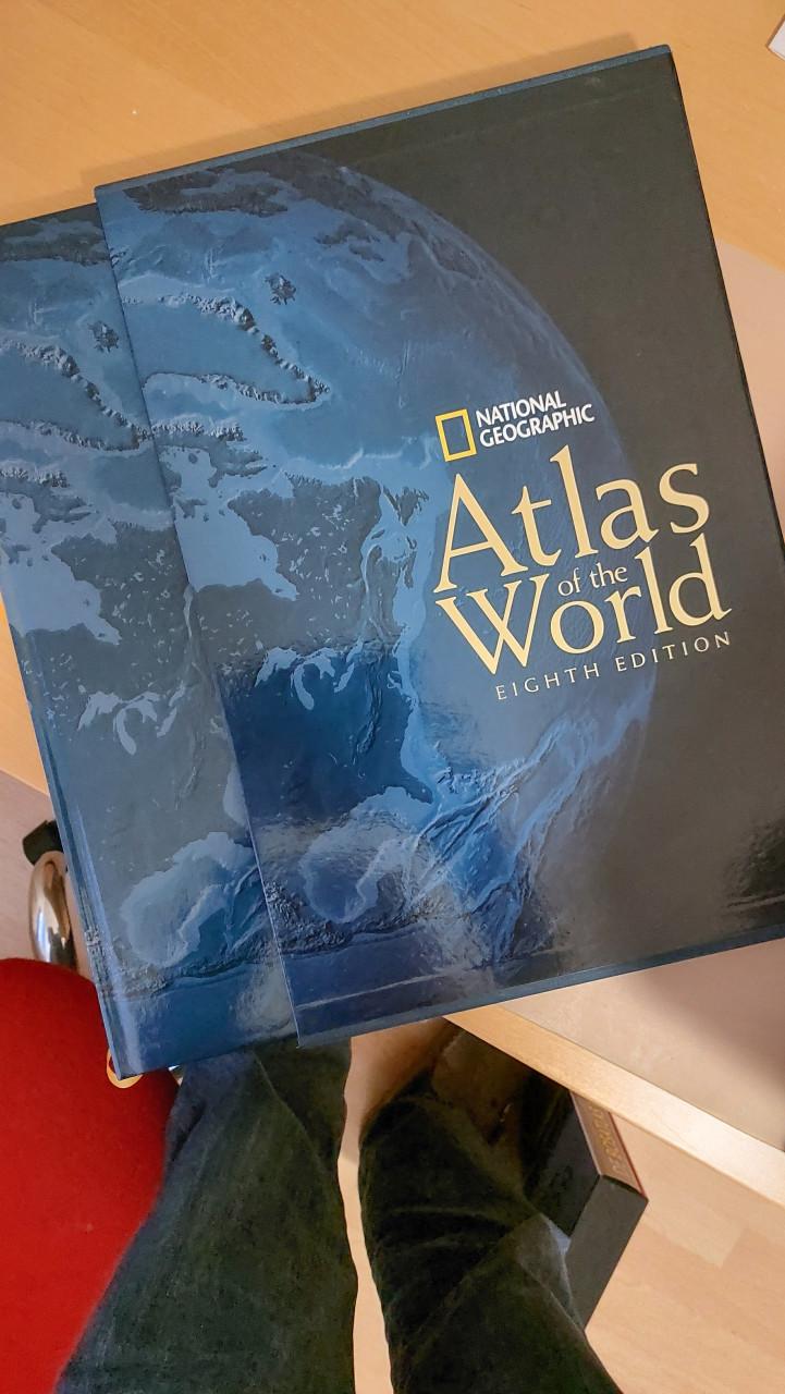 Atlas/Woordenboek/Sprookjesboek/Wandelgids