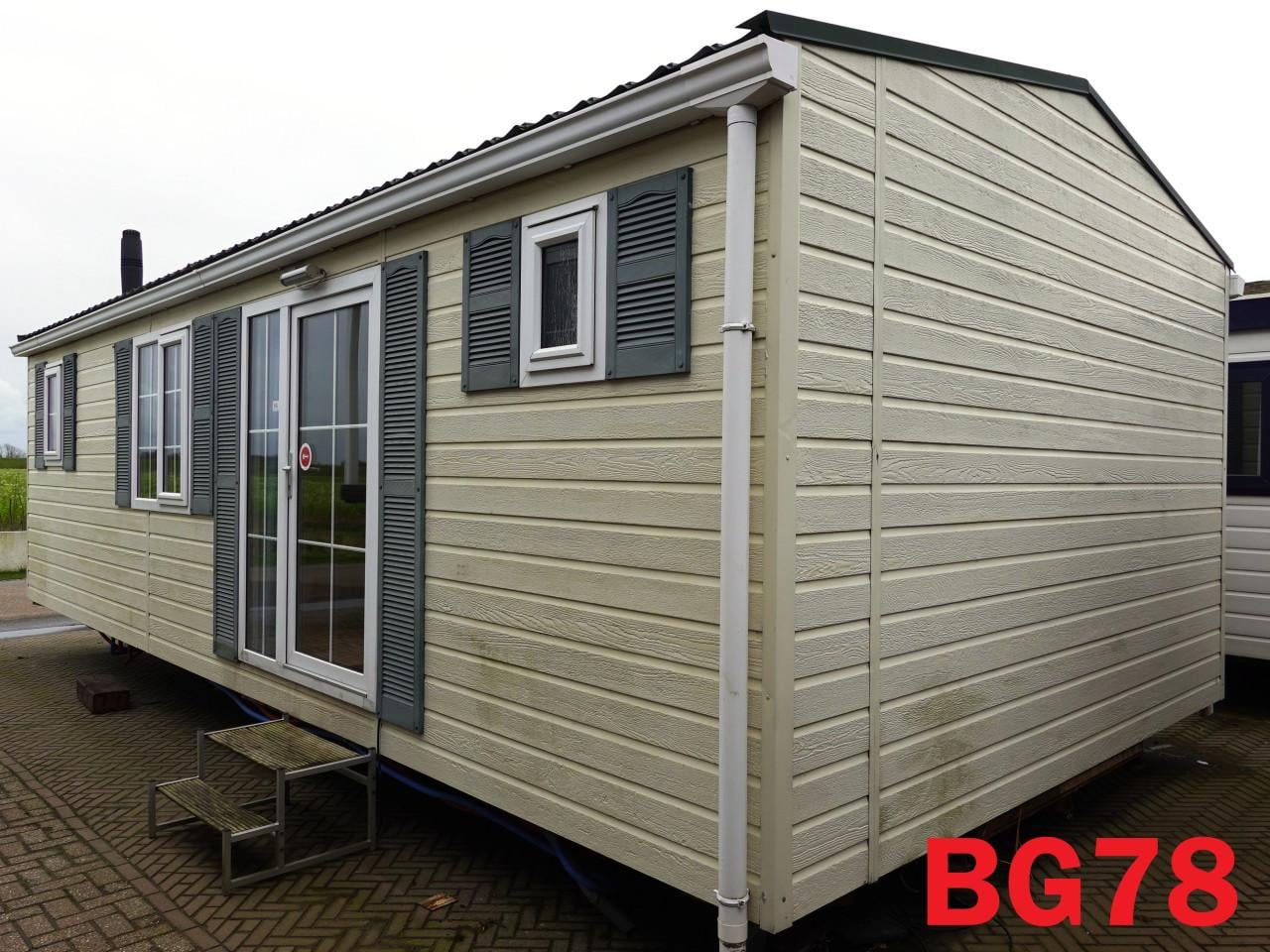 Prima chalet met 3 slk, dubbel glas, CV en middenkamer te koop