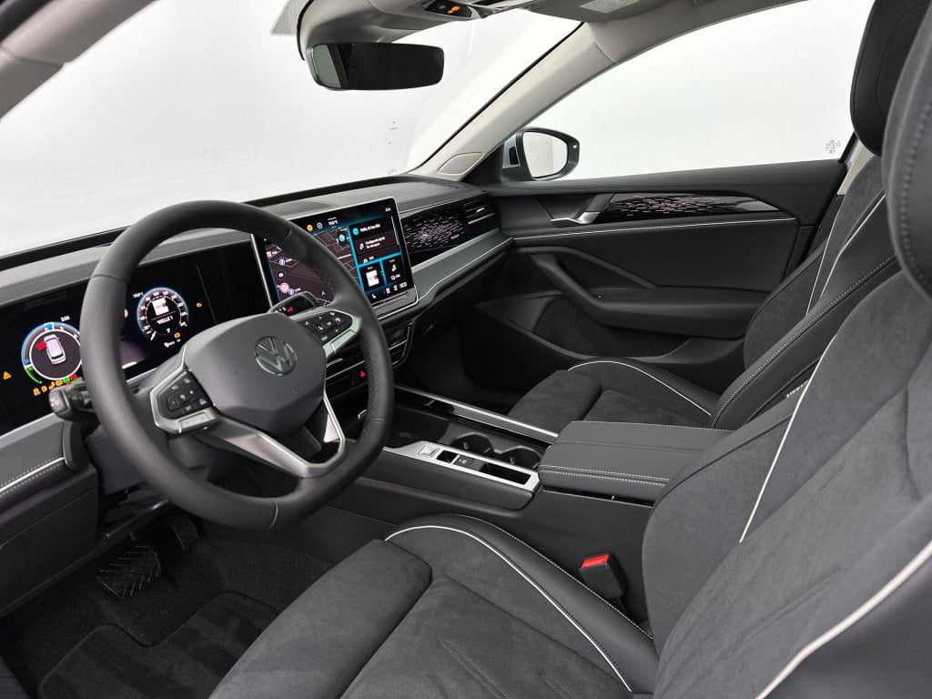 Volkswagen Passat variant elegance business 1.5 ehybrid 150 kw / 204 pk var
