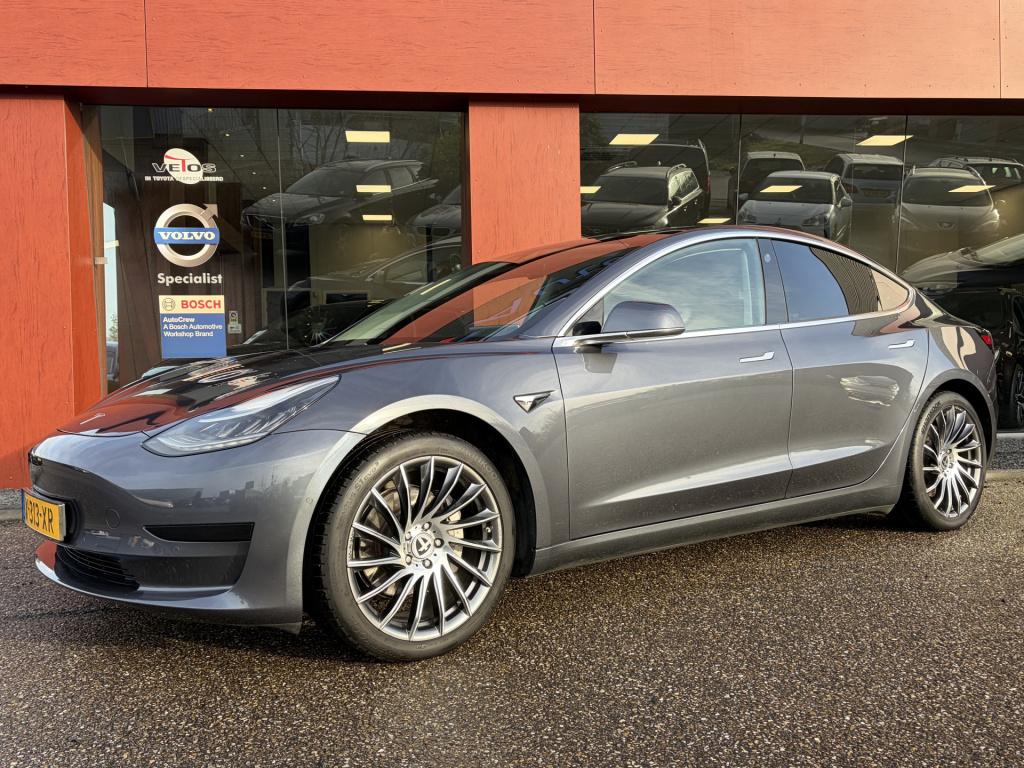 Tesla Model 3 standard rwd plus 60 kwh | autopilot | 19'' lmv | camera