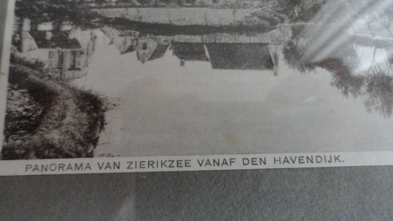 Zierikzee -Panorama van Zierikzee vanaf Den Havendijk. ± 1900 – ingelijst!