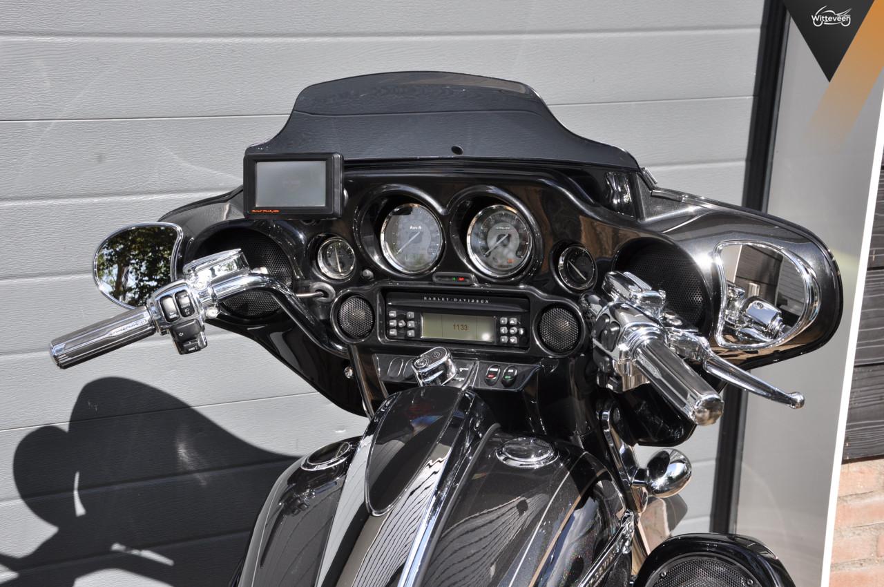 Harley Davidson FLHXSE Street Glide CVO 110 pracht exemplaar!