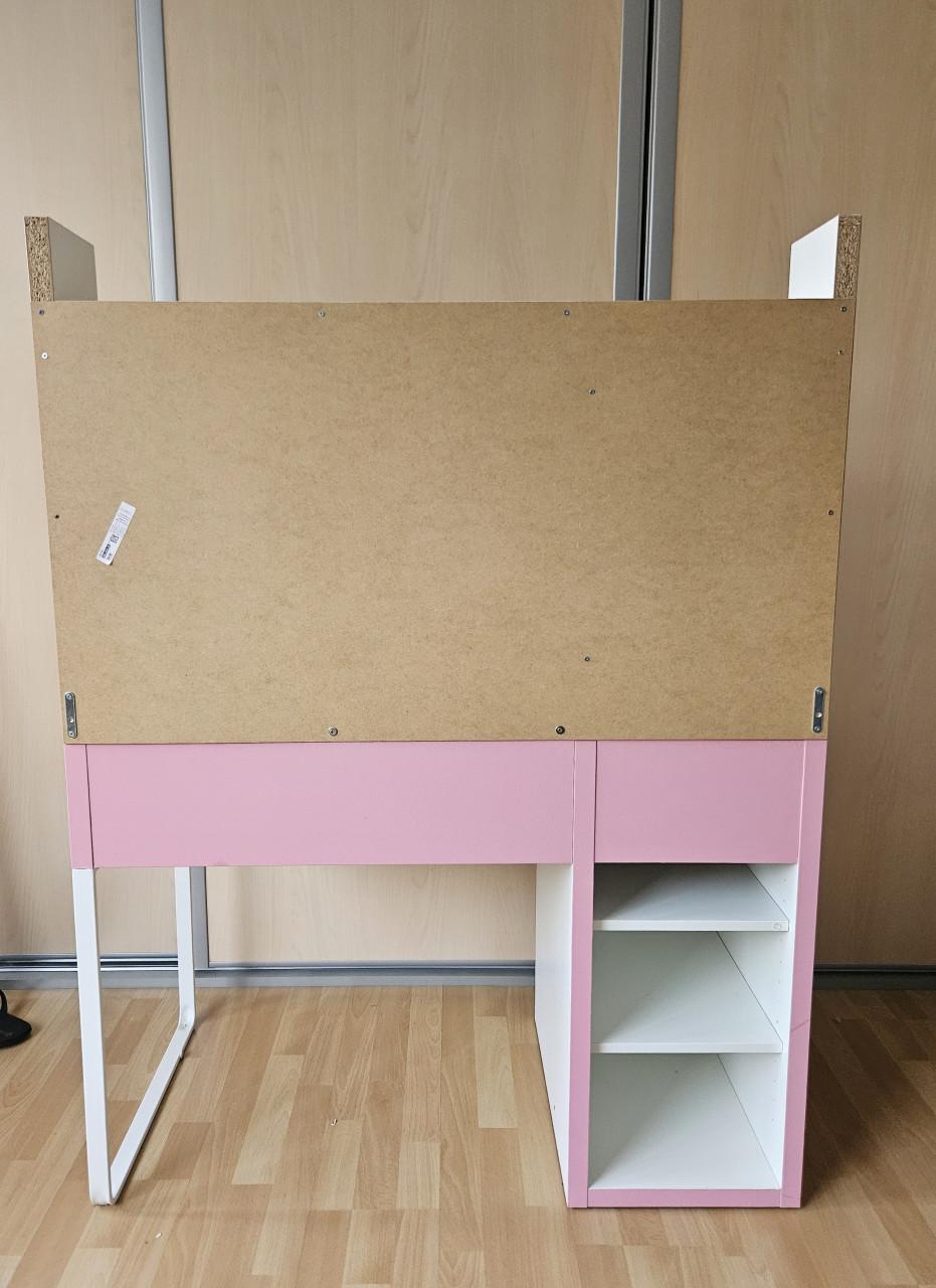 Roze geverfd micke ikea bureau