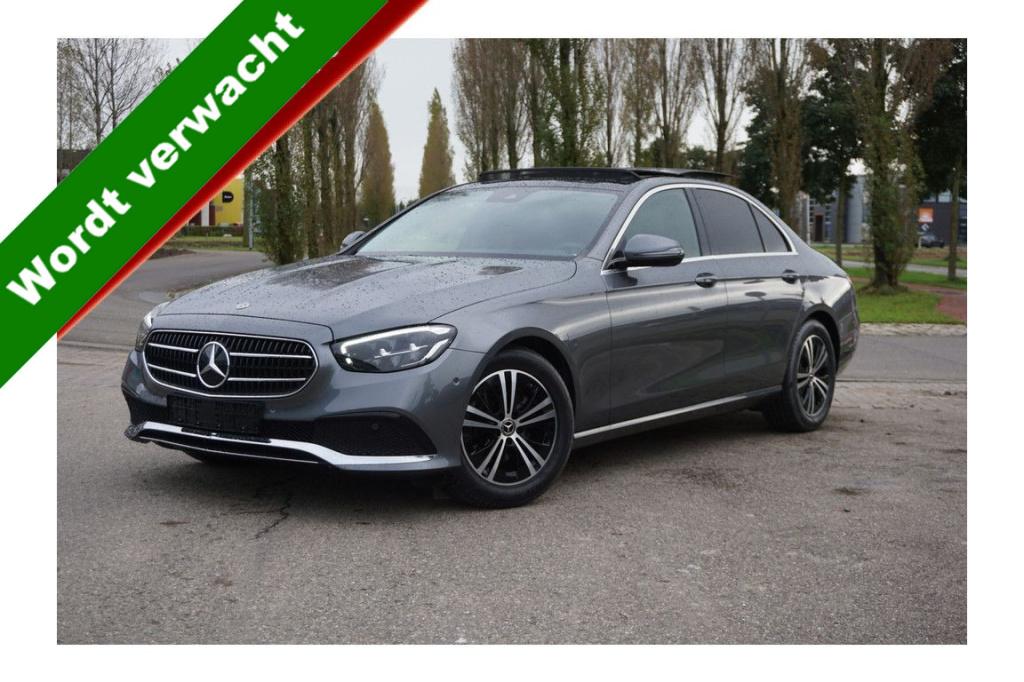 Mercedes-Benz E-Klasse 220 d exclusive line l panoramadak l trekhaak l wide