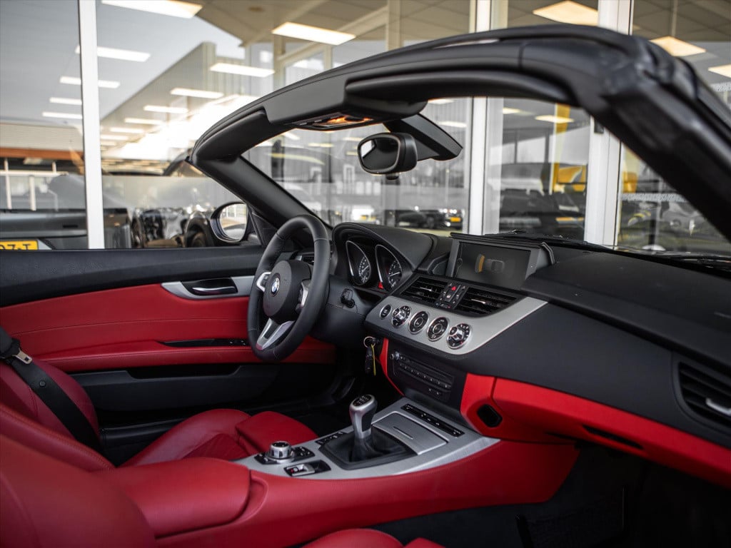 BMW Z4 sdrive23i 204pk executive | leder | stoelverwarming | navigatie | pd