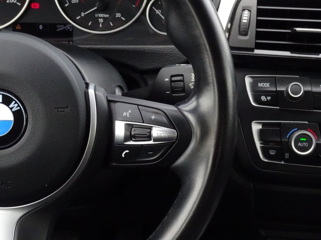 BMW 3-serie 320i high executive m-sportpakket | 19"