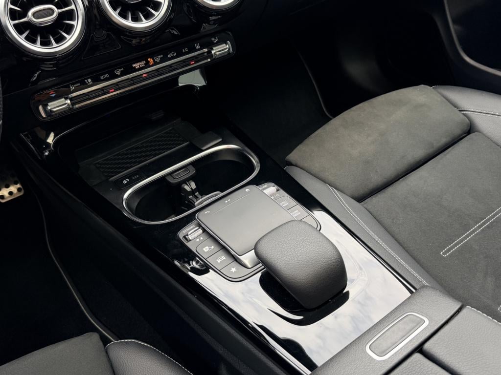 Mercedes-Benz Cla shooting brake 250 e business solution amg limited