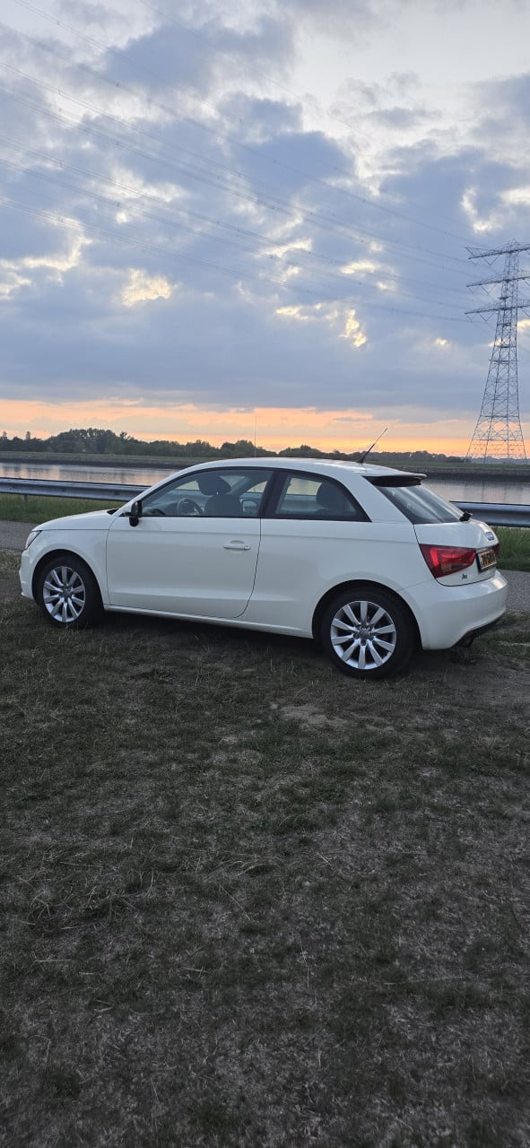 Audi A1 (1.2 TFSI CONNECT | NAVI | CRUISE).