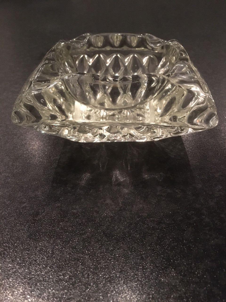 Glazen asbak, vierkant 11,5 cm en 5 cm hoog