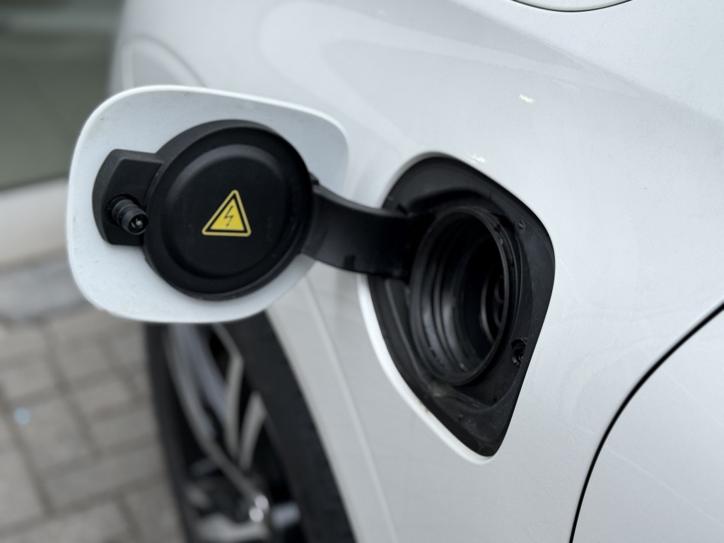 Volvo XC60 t8 390pk recharge r-design| panodak| adap.cruise| 360camera| led