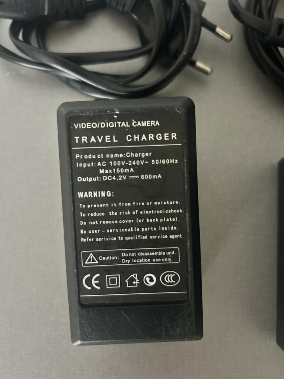 Universele Lo-ion acculader