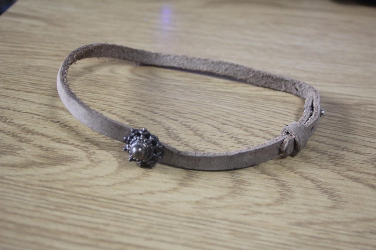 Leren Halsbandje met zeeuwse knoop