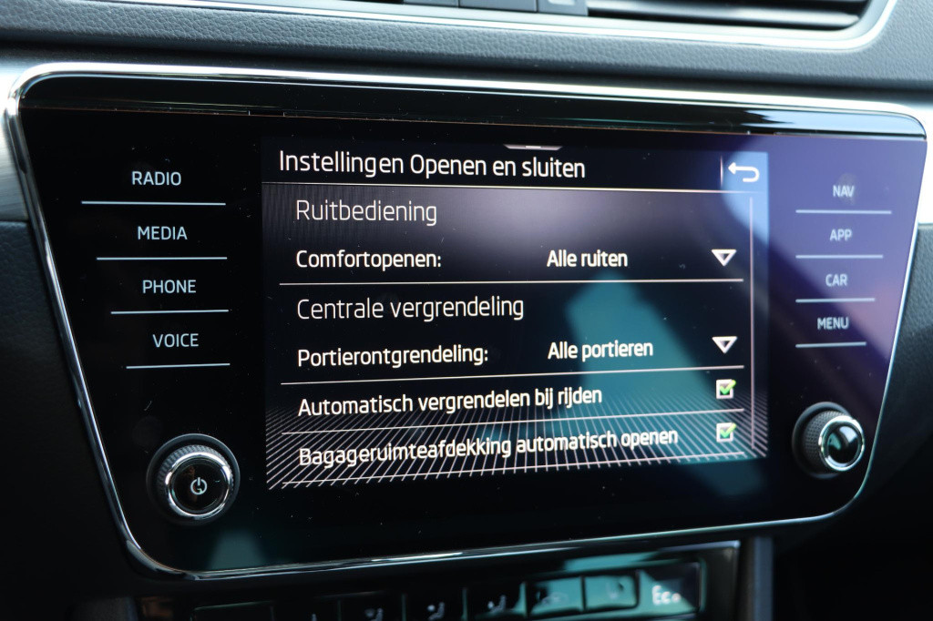 Skoda Superb combi 1.4 tsi iv business edition plus