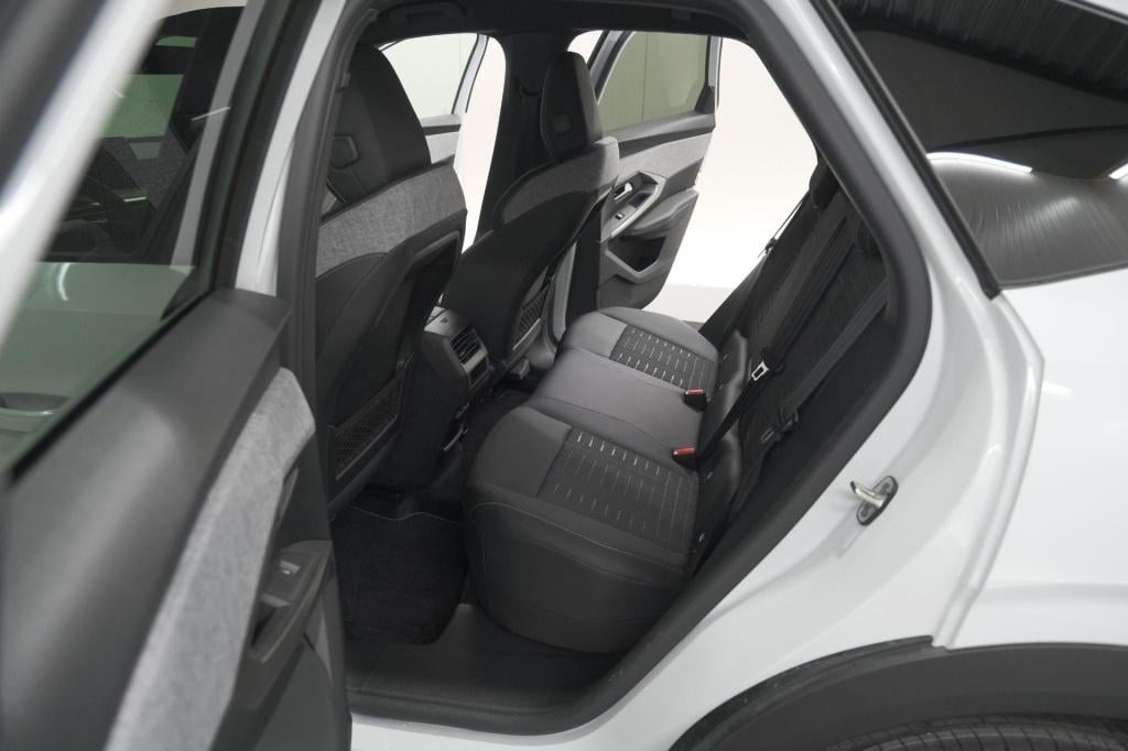 Peugeot 3008 1.2 hybrid 145 gt | camera | adaptieve cruise control | elektr