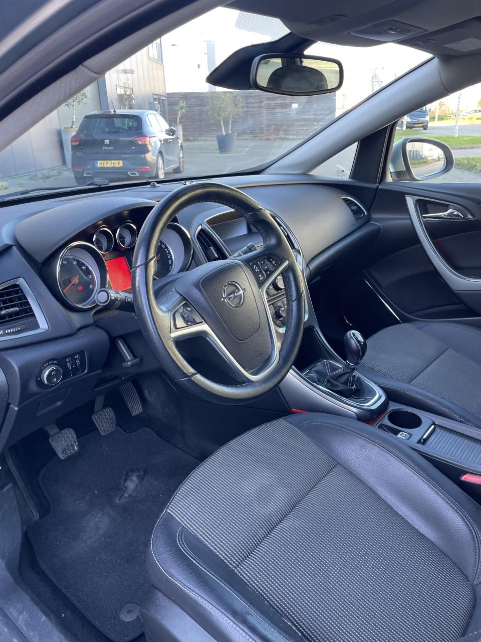 Opel Astra 1.4 Turbo 88KW ST 2011 Grijs | NAP