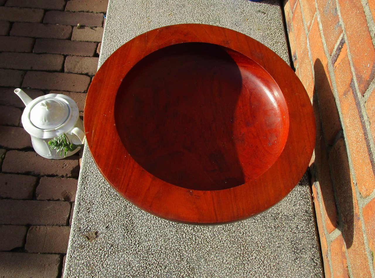 Ronde houten fruitschaal.