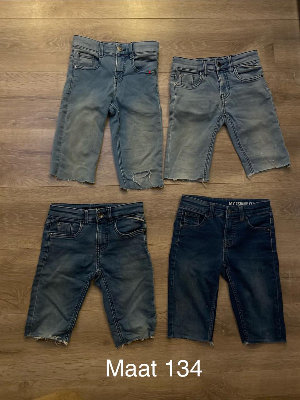 Oude spijkerbroeken om mee te knutselen/iets van te naaien