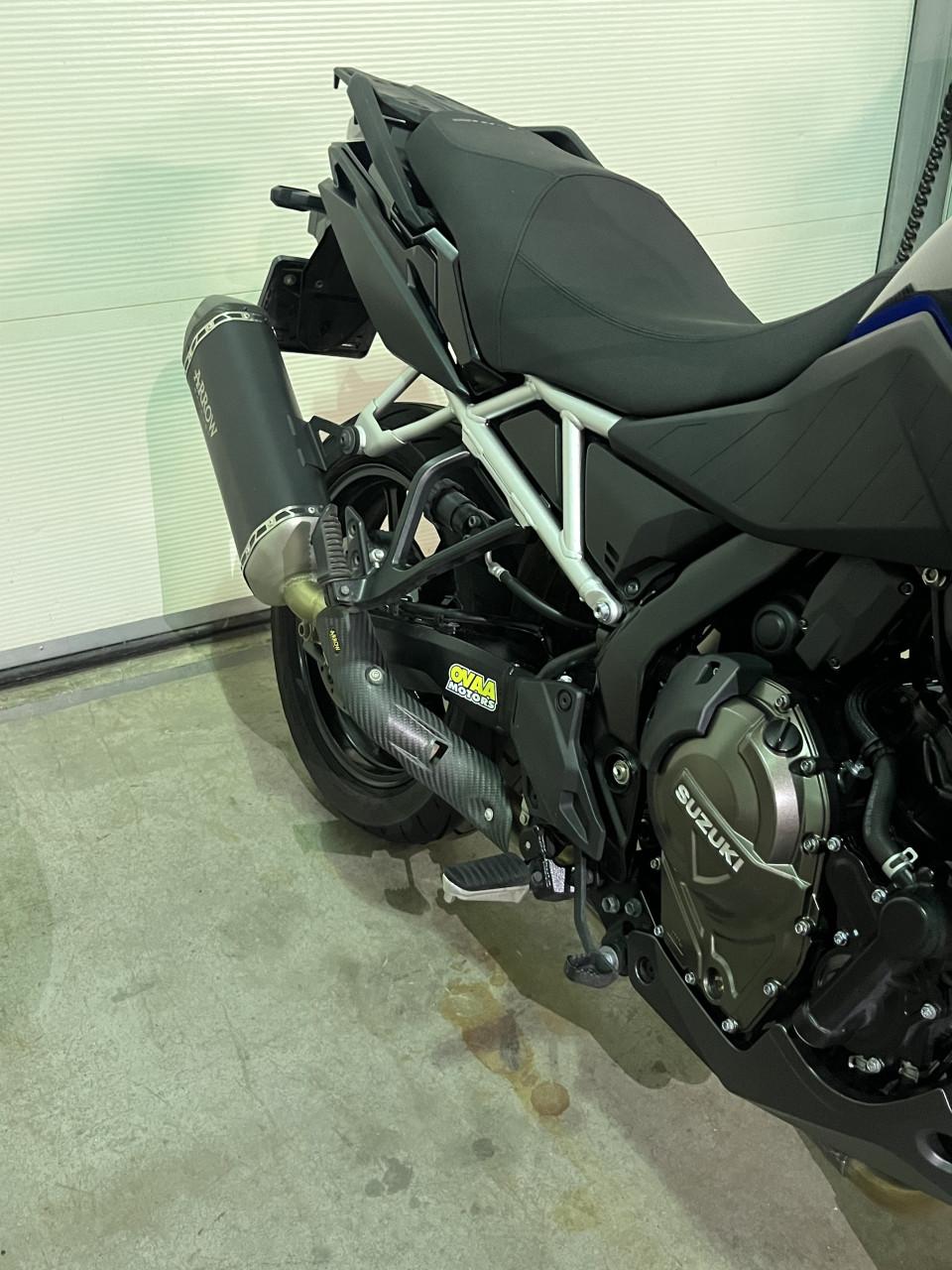 Suzuki v Strom 800 2024