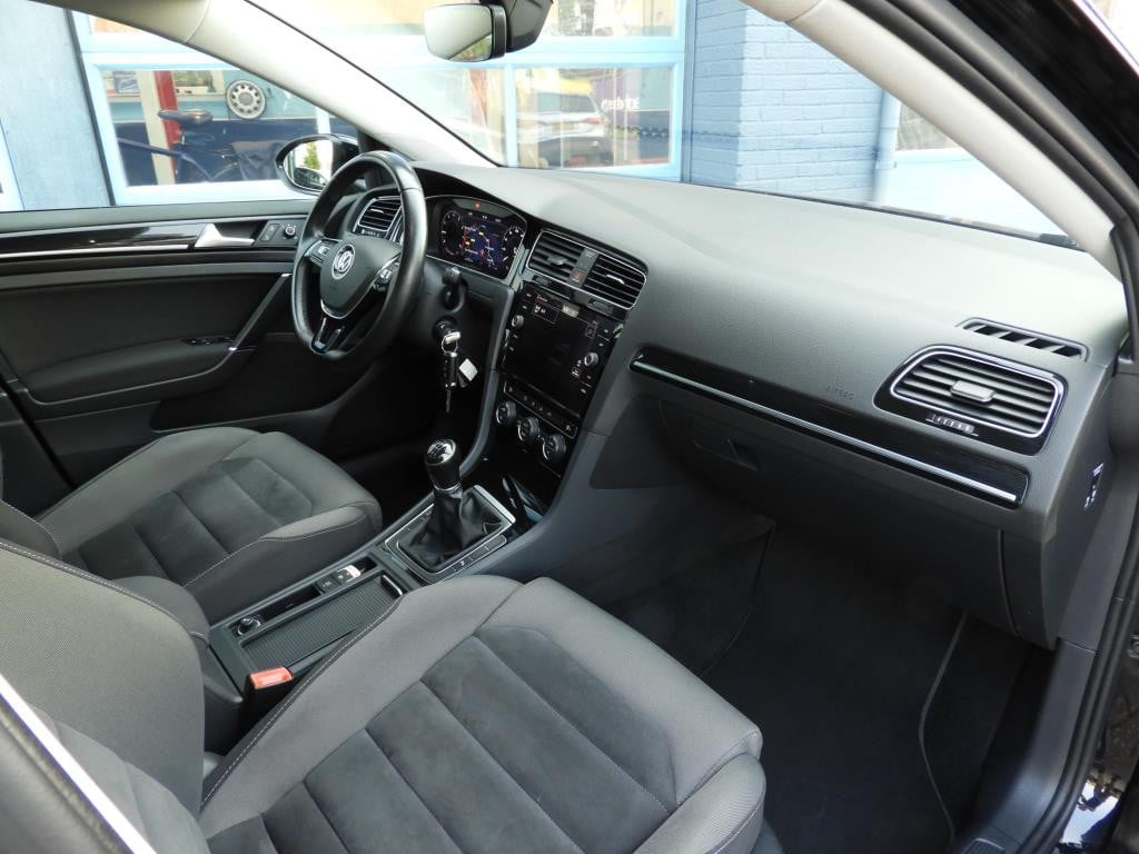 Volkswagen Golf 1.0 tsi highline nap nl auto