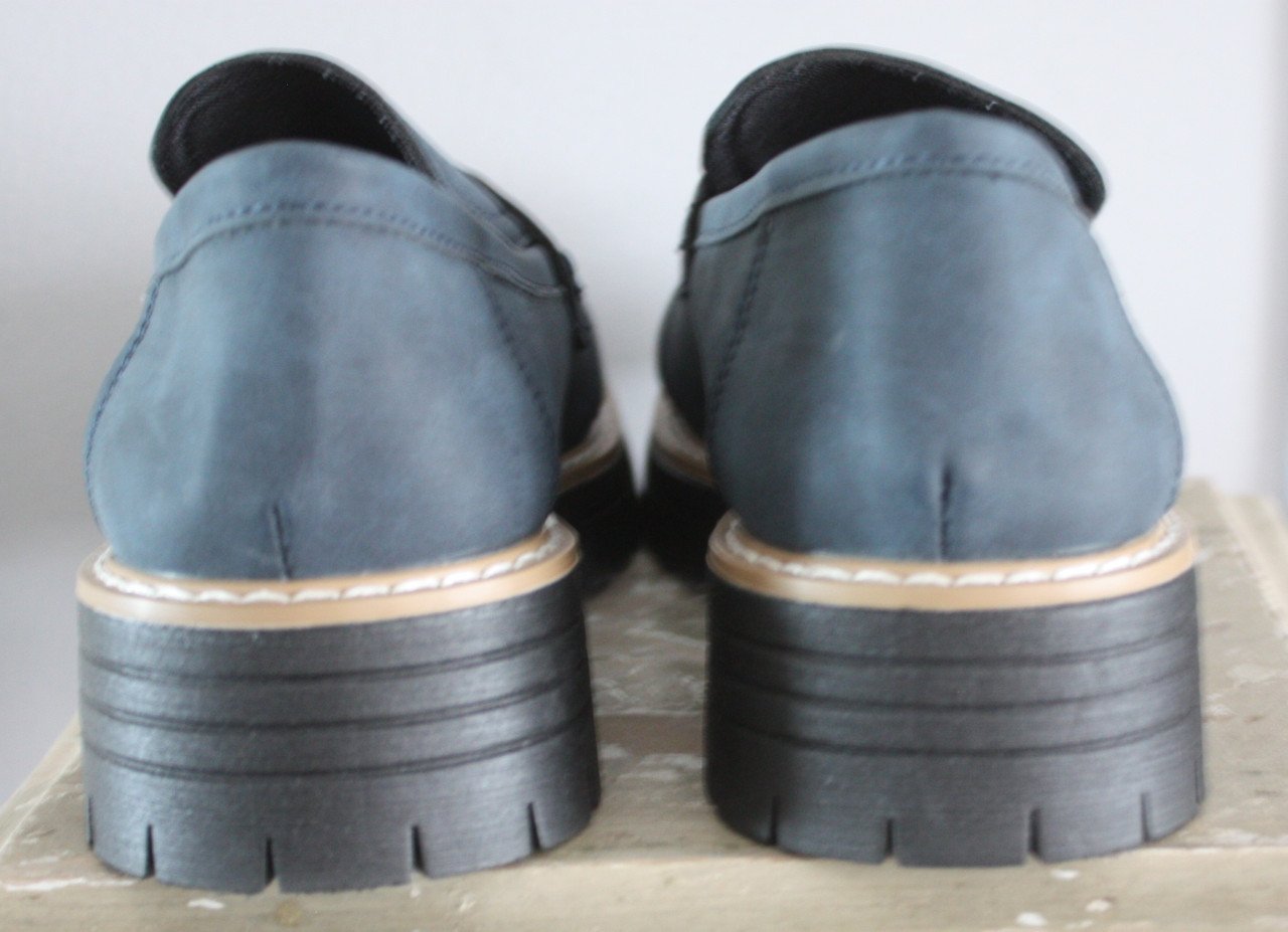 Nieuw blauwe instappers  maat 37