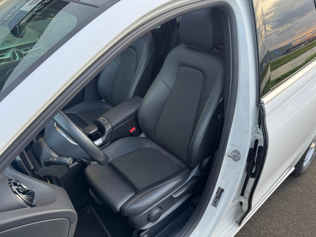 Mercedes-Benz B-Klasse 220 progressive automaat , trekhaak , panoramaschuif